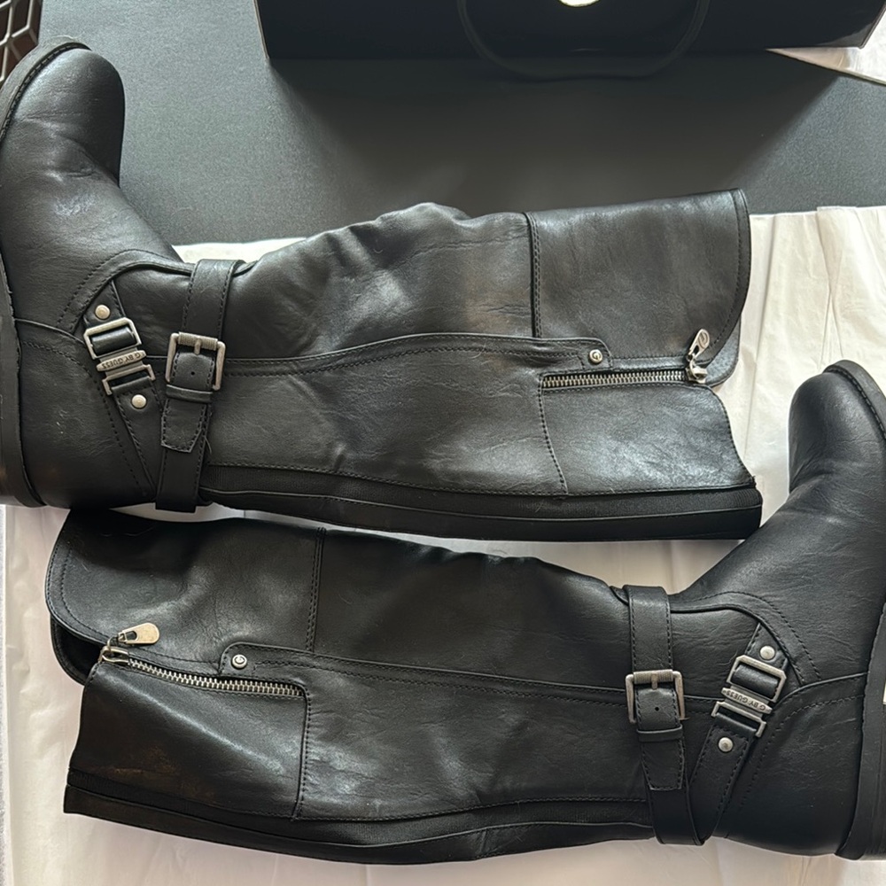 Black Boots G by Guess